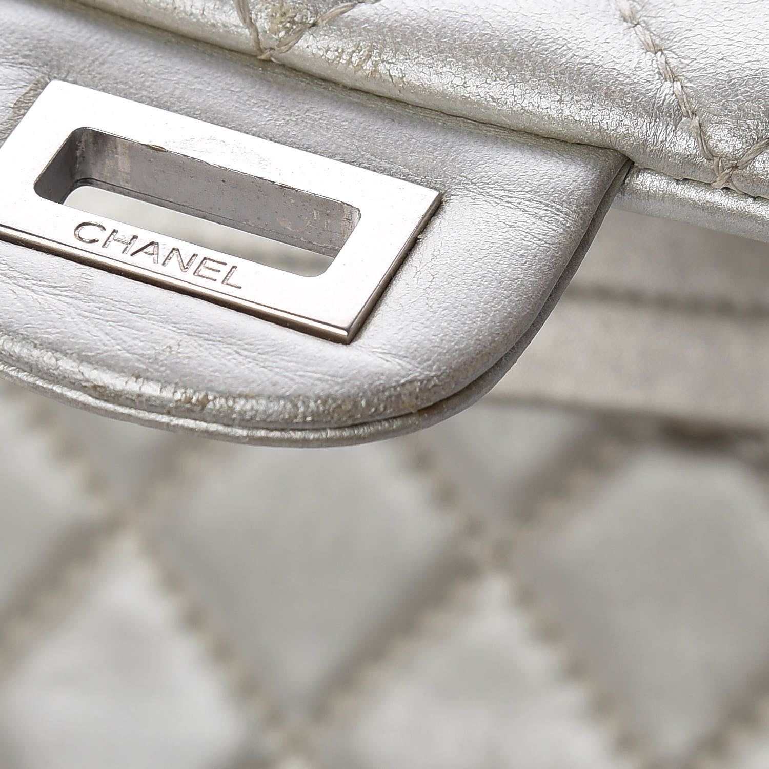 Chanel Metallic Lambskin Quilted 2.55 Reissue 226 Flap Pale Gold 12 of 19
