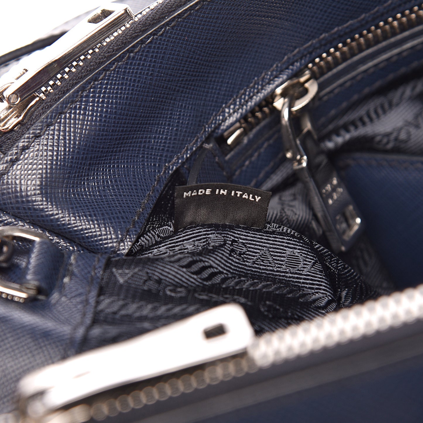 Saffiano Medium Galleria Double Zip Tote Baltico