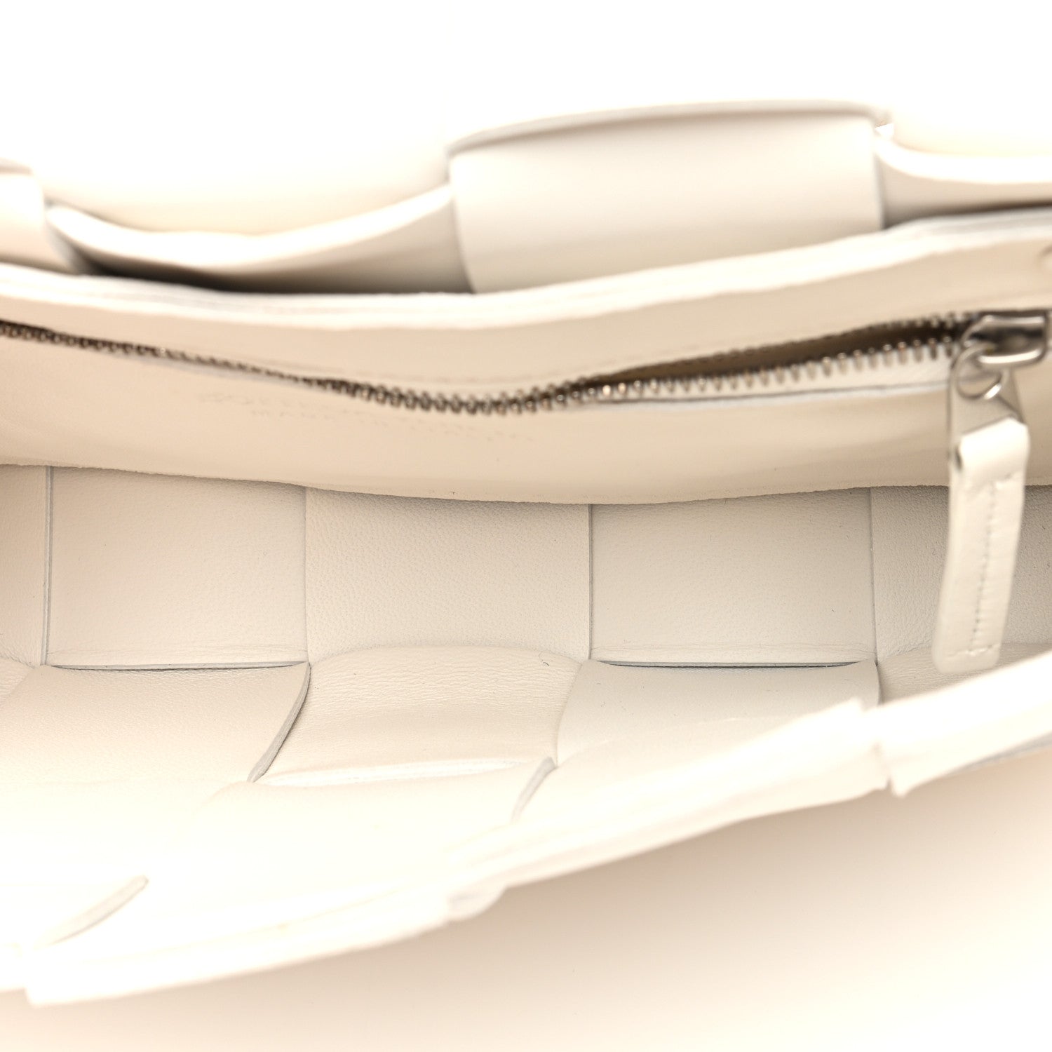 Bottega Veneta Lambskin Maxi Intrecciato Cassette Crossbody Bag White 5 of 9