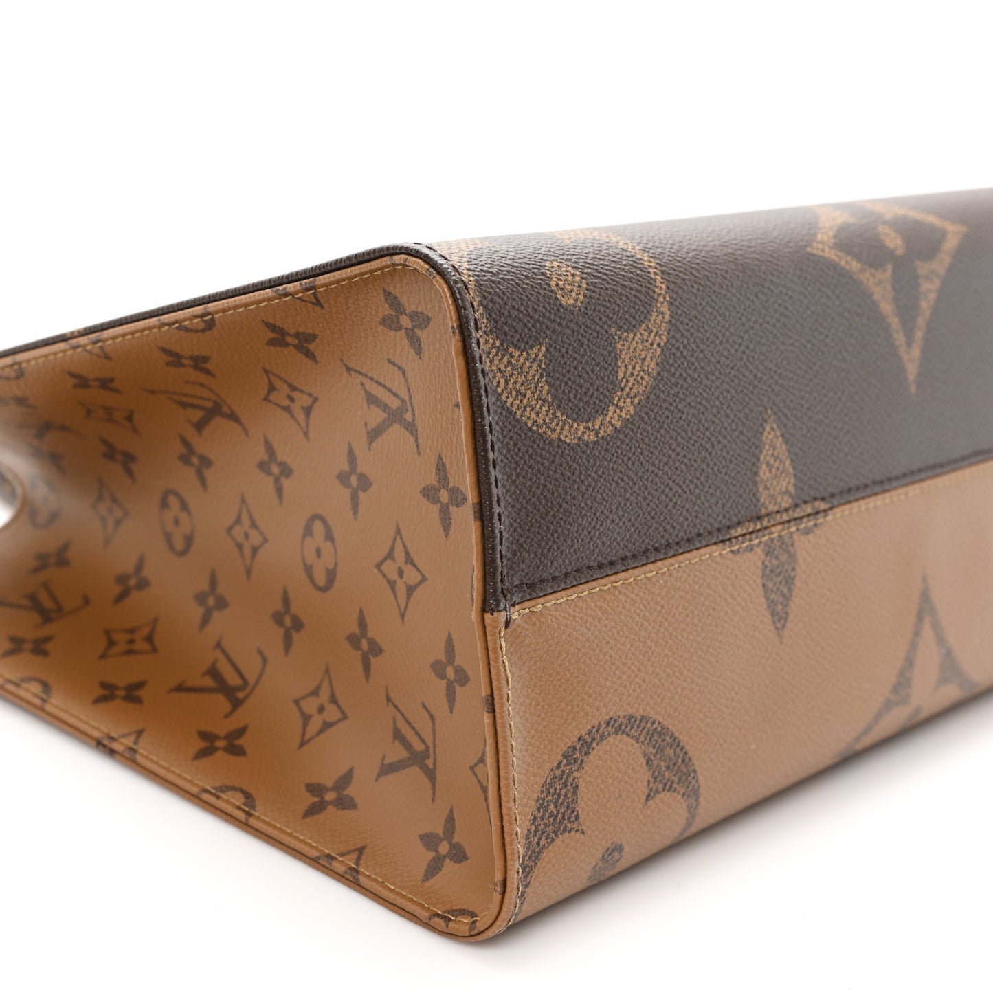 Reverse Monogram Giant Onthego MM