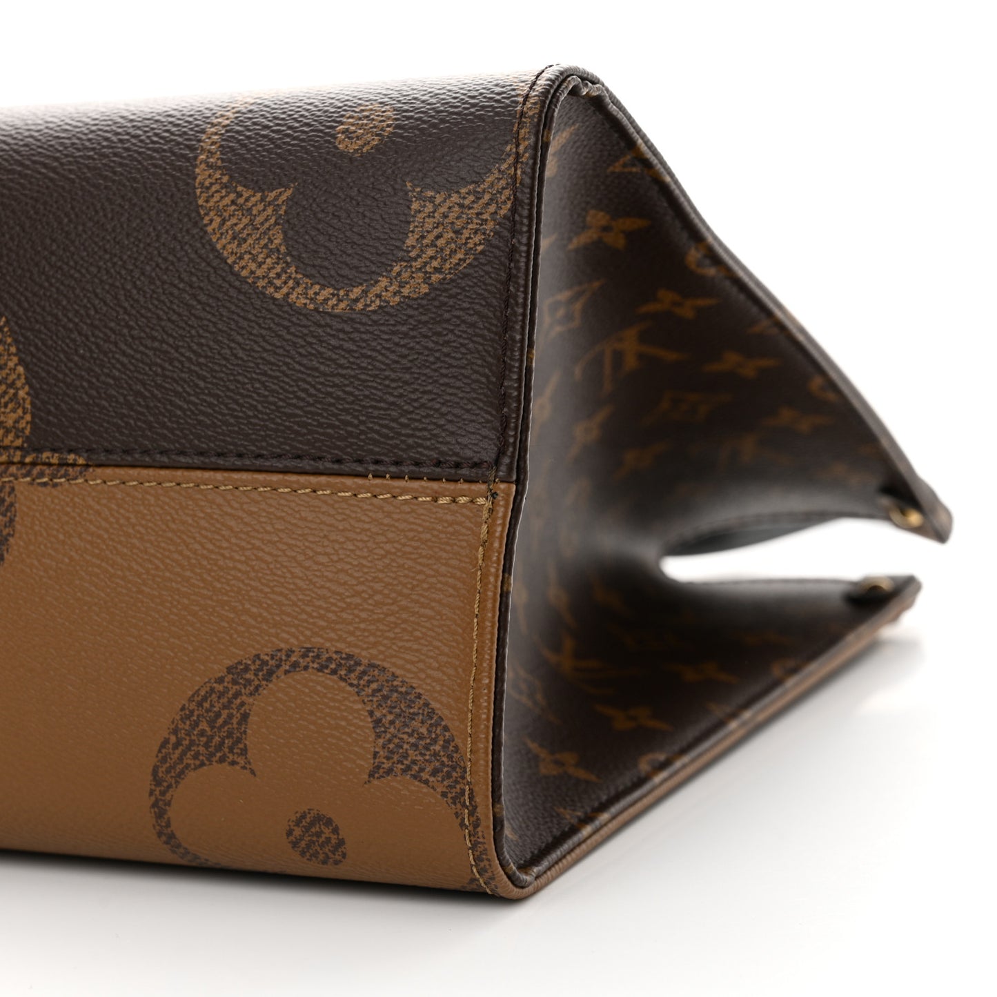 Reverse Monogram Giant Onthego MM