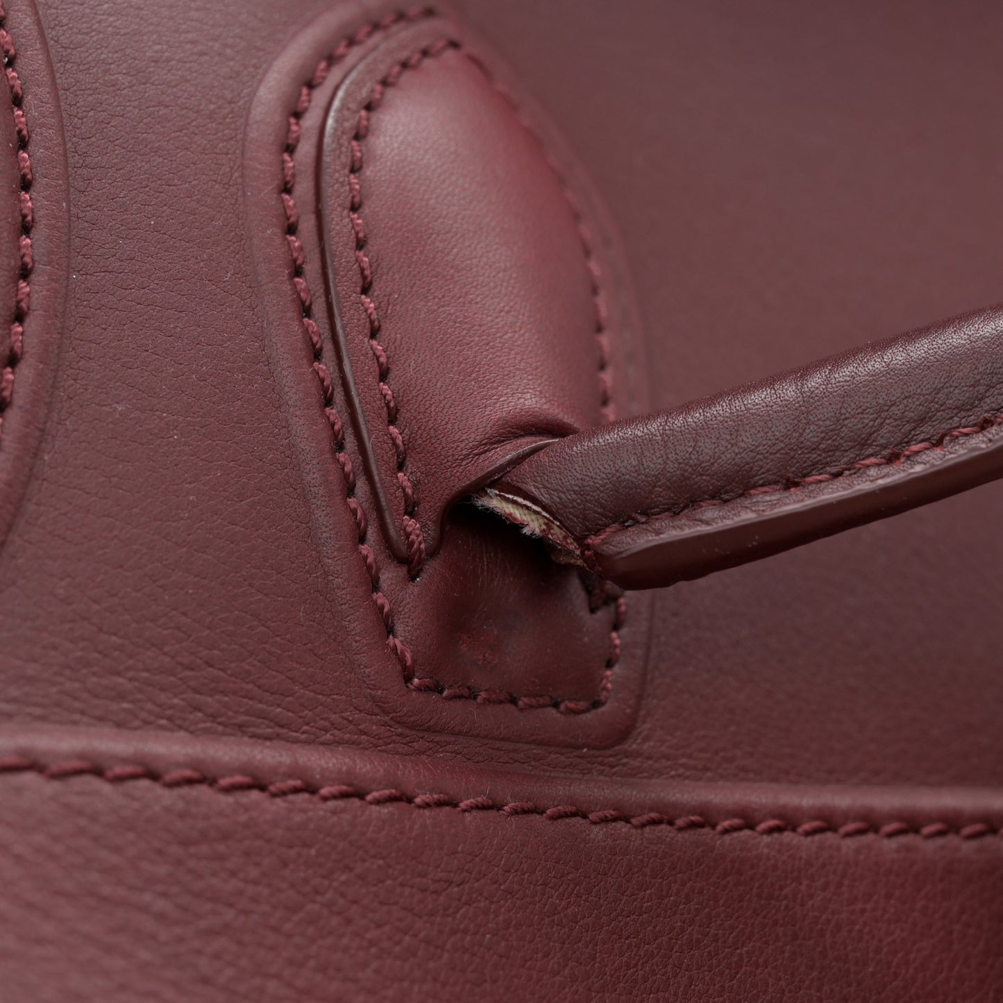 Supple Calfskin Medium Phantom Luggage Burgundy