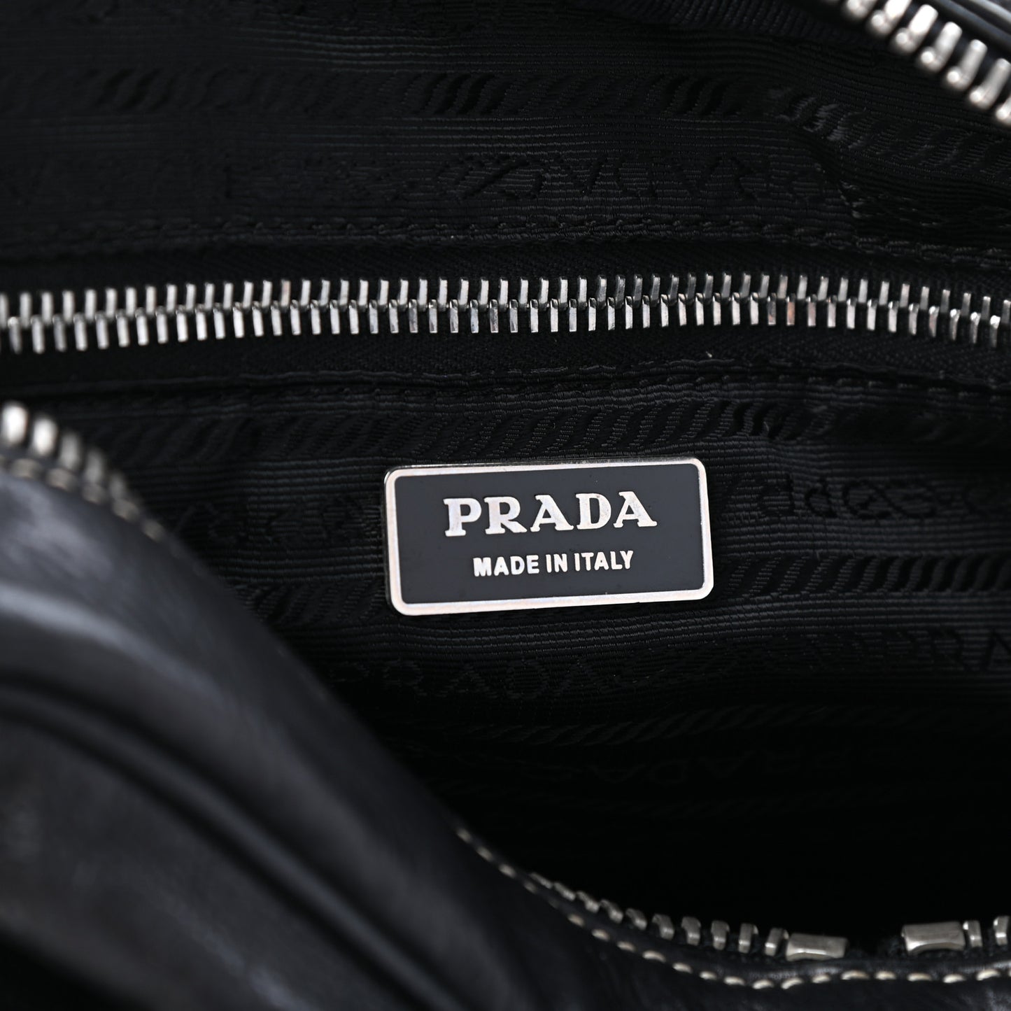 Vitello Daino Satchel Black