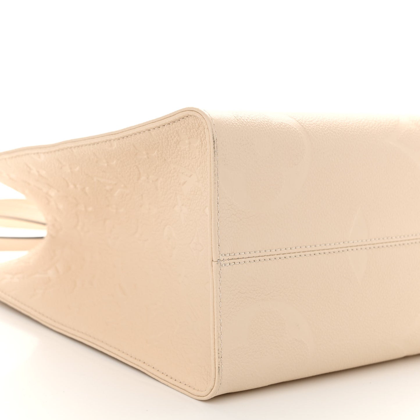Empreinte Monogram Giant Onthego MM Creme