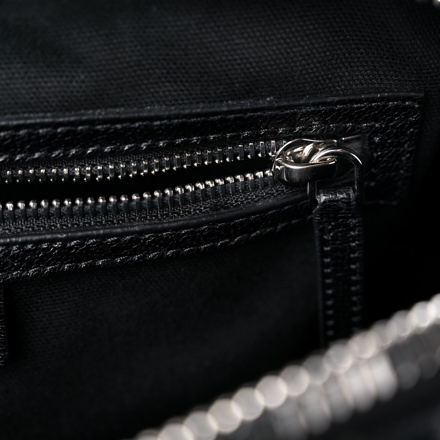 Sugar Goatskin Medium Antigona Black
