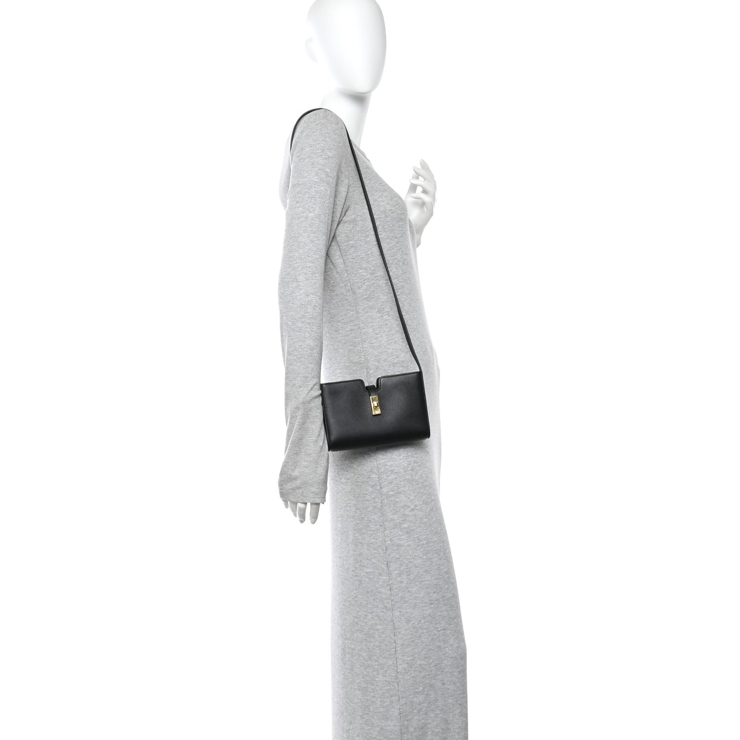 Grained Calfskin 16 Pochette Black
