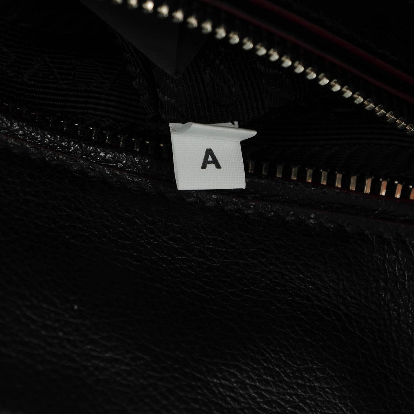 Glace Calf Scamosciato Suede Mini Twin Pocket Tote Black Rosso