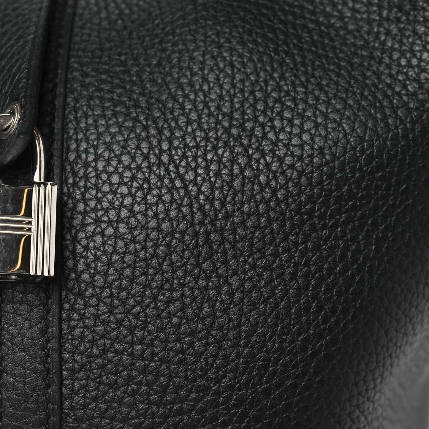Taurillon Clemence Picotin Lock 22 MM Black