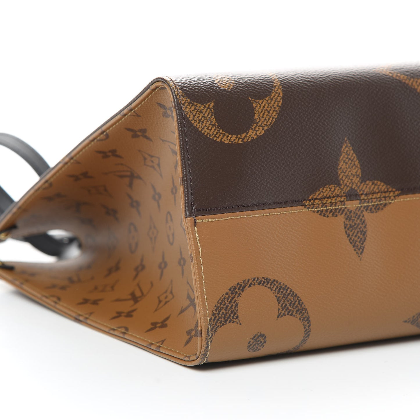 Reverse Monogram Giant Onthego MM