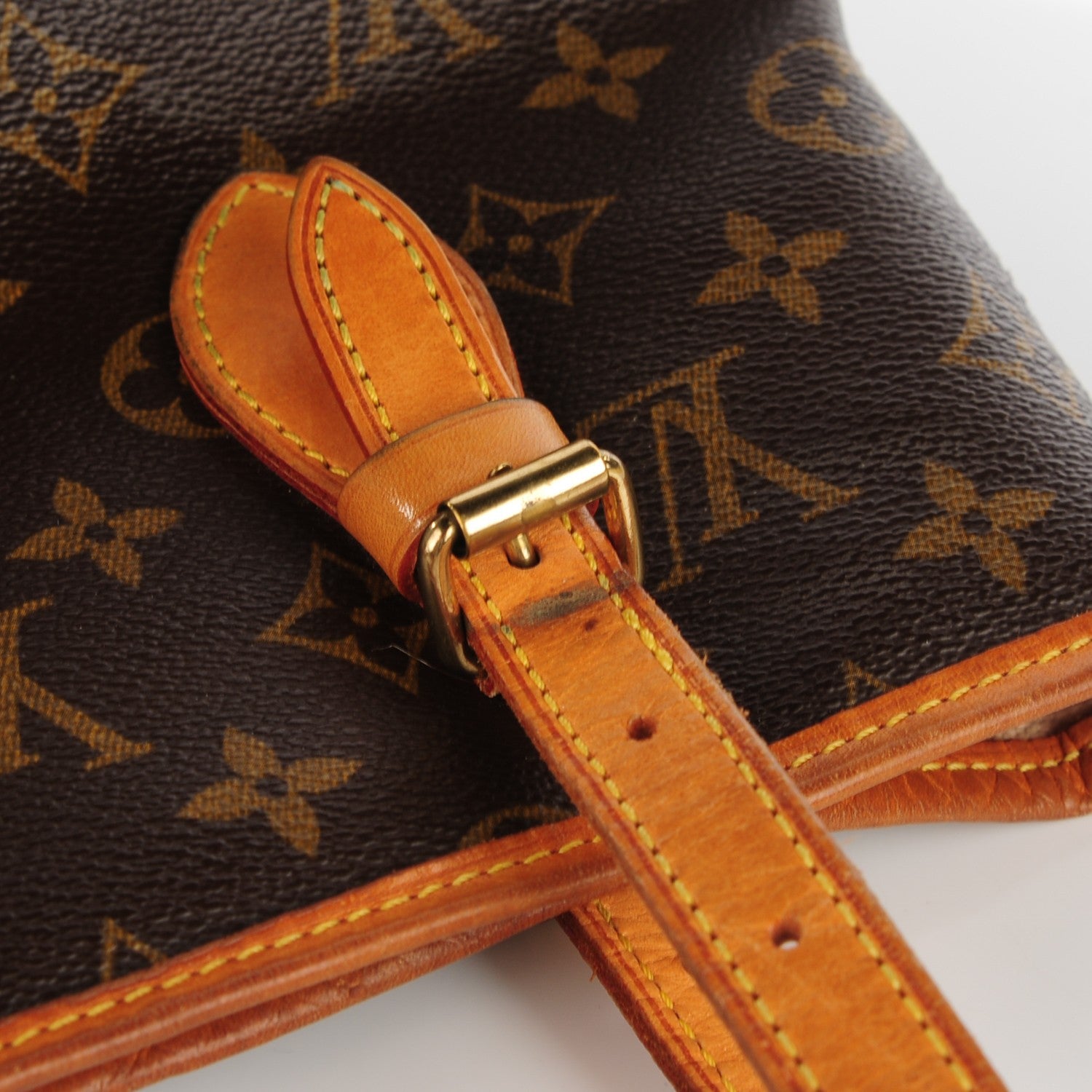 Louis Vuitton Monogram Petit Bucket 23 10 of 15