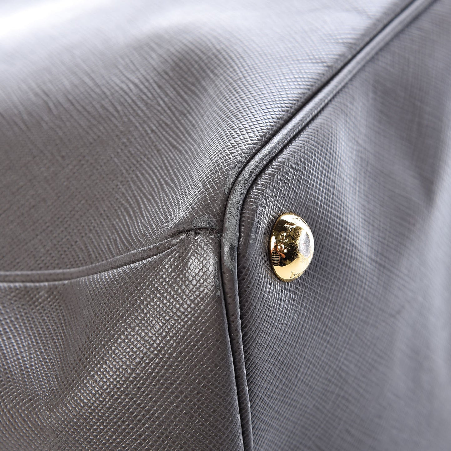 Saffiano Medium Galleria Double Zip Tote Grafite