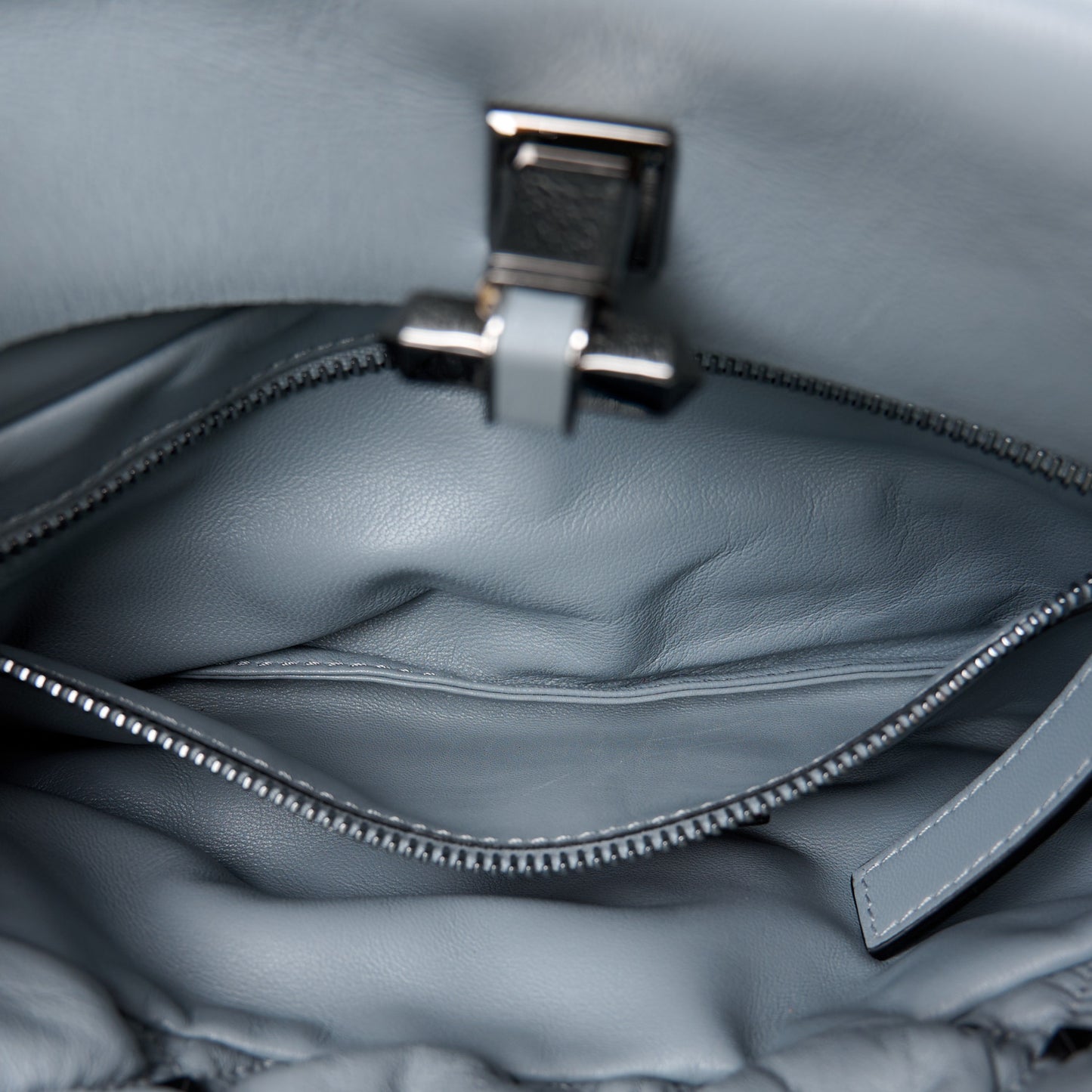 Nappa Spikeme Clutch Nuage