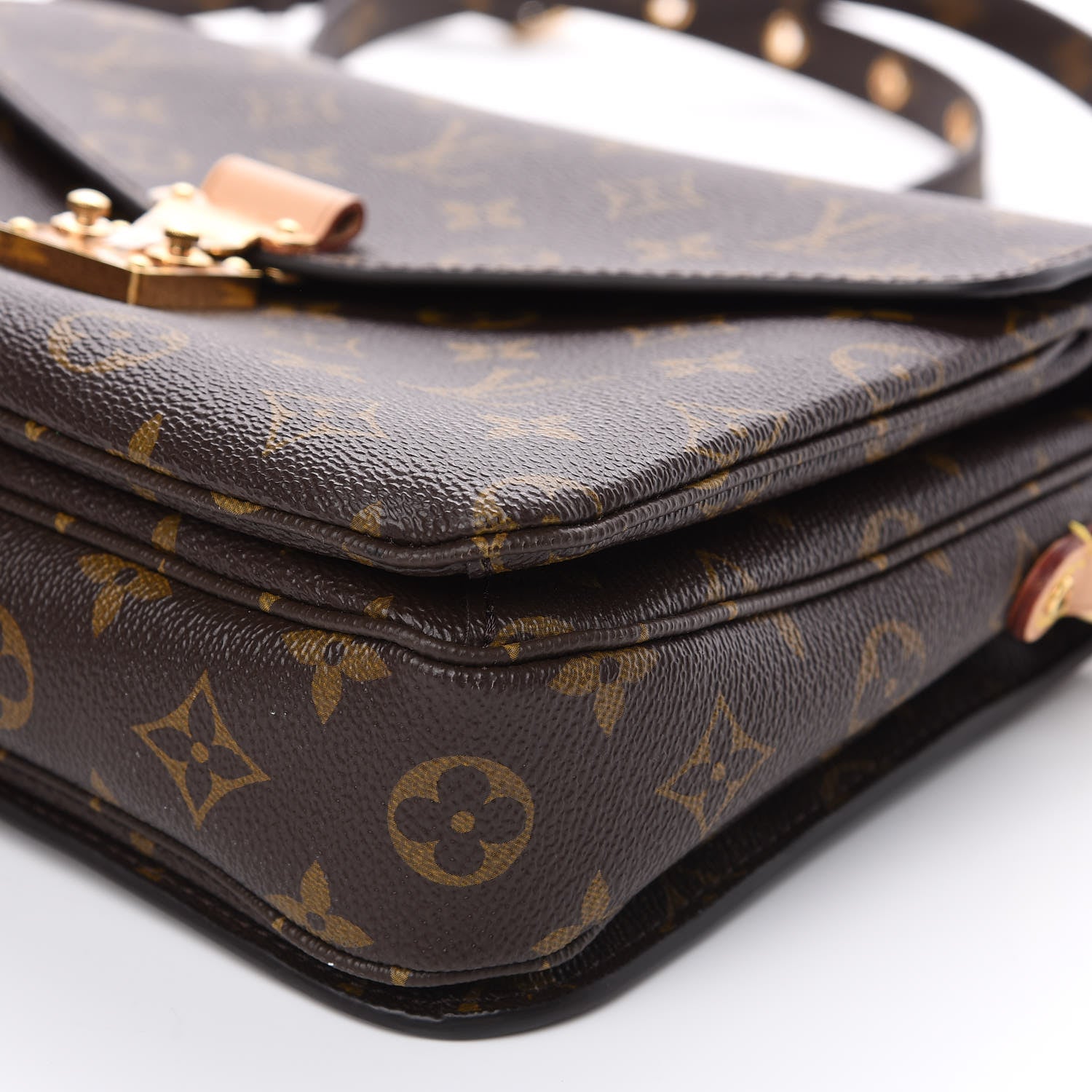 Louis Vuitton Monogram Pochette Metis 8 of 8