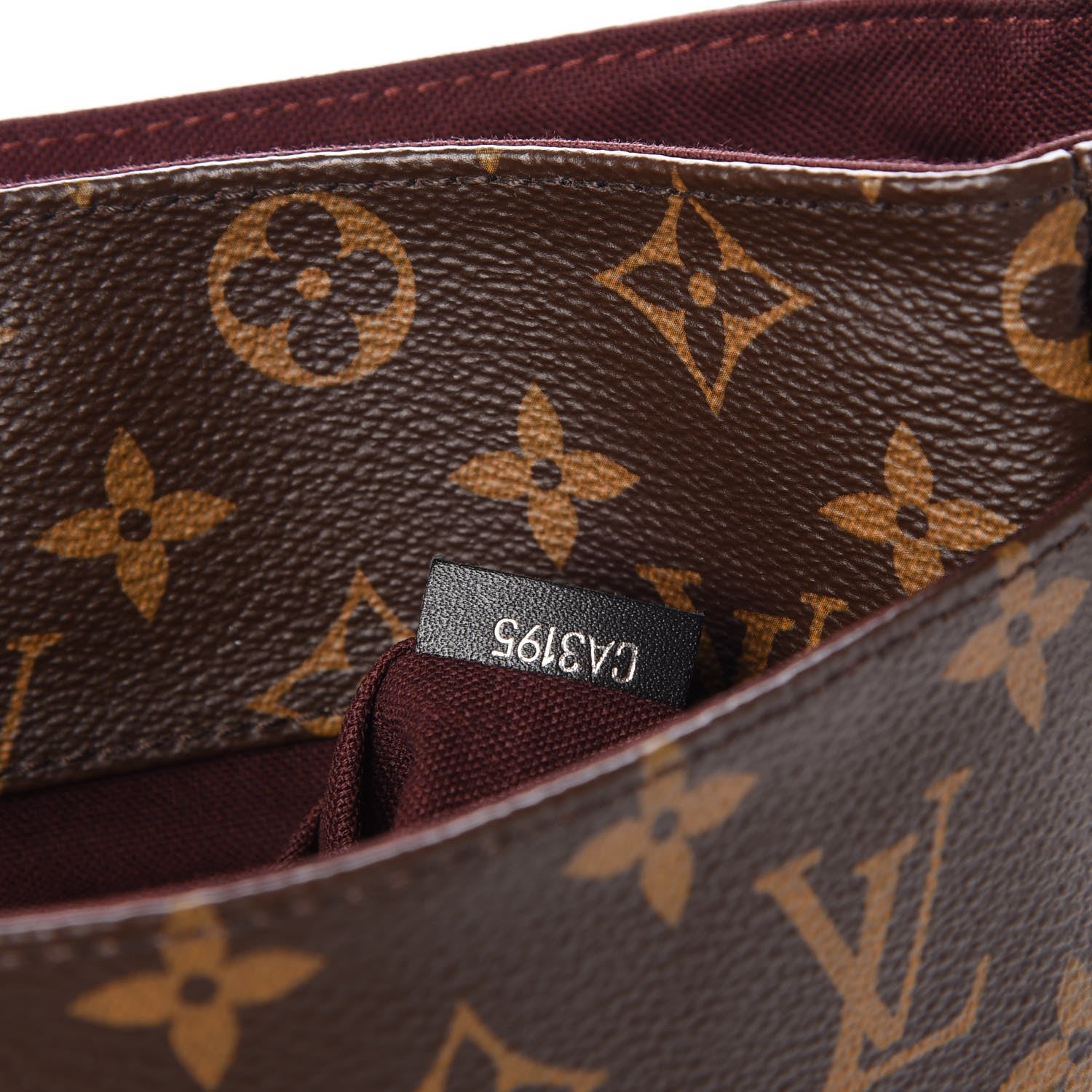 Louis Vuitton Monogram Macassar District PM 8 of 9