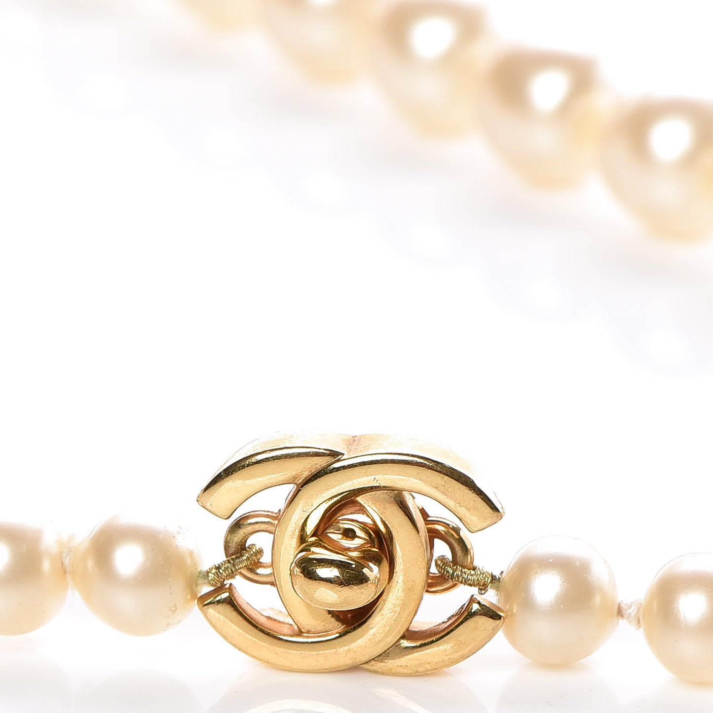 Pearl Short Necklace Gold