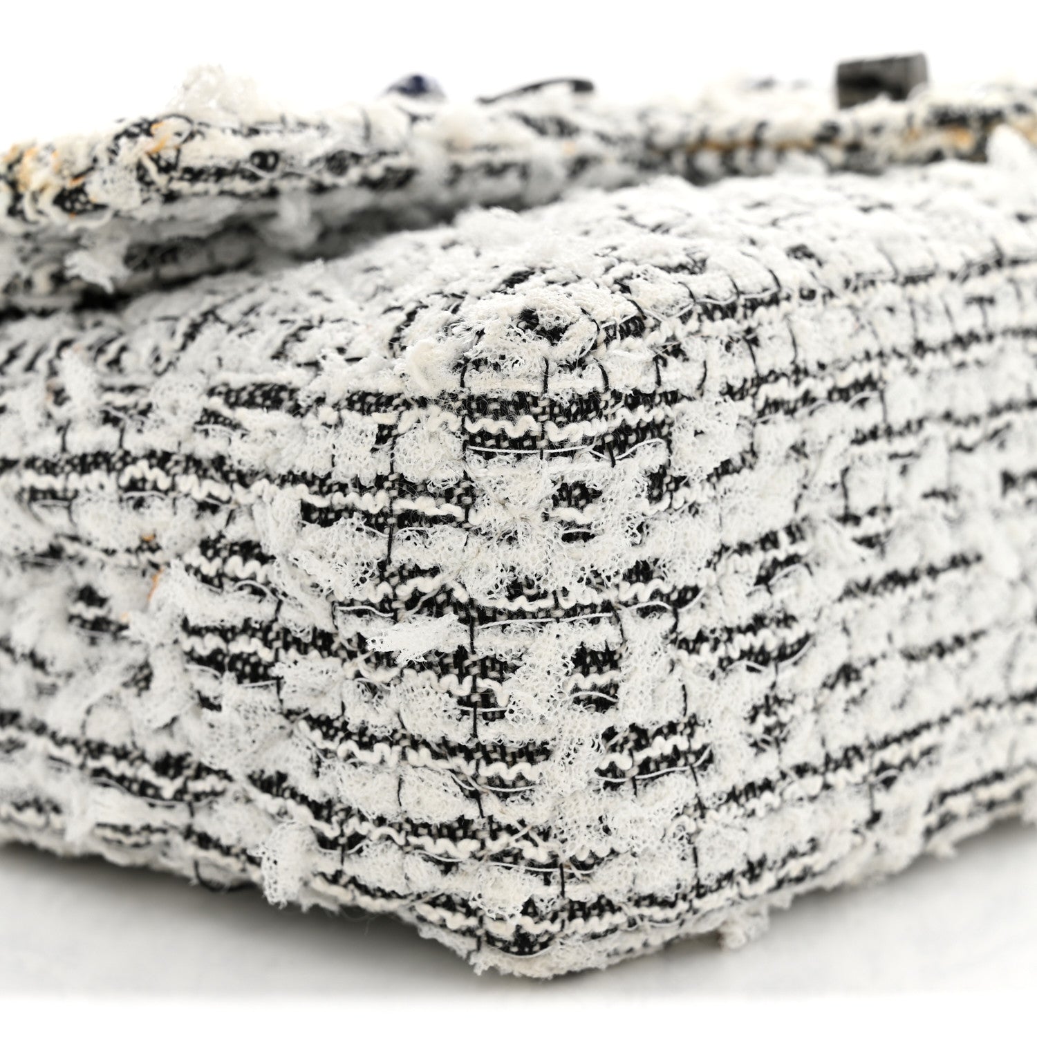 Chanel Tweed Garden Party 2.55 Reissue 225 Flap White Multicolor 9 of 12
