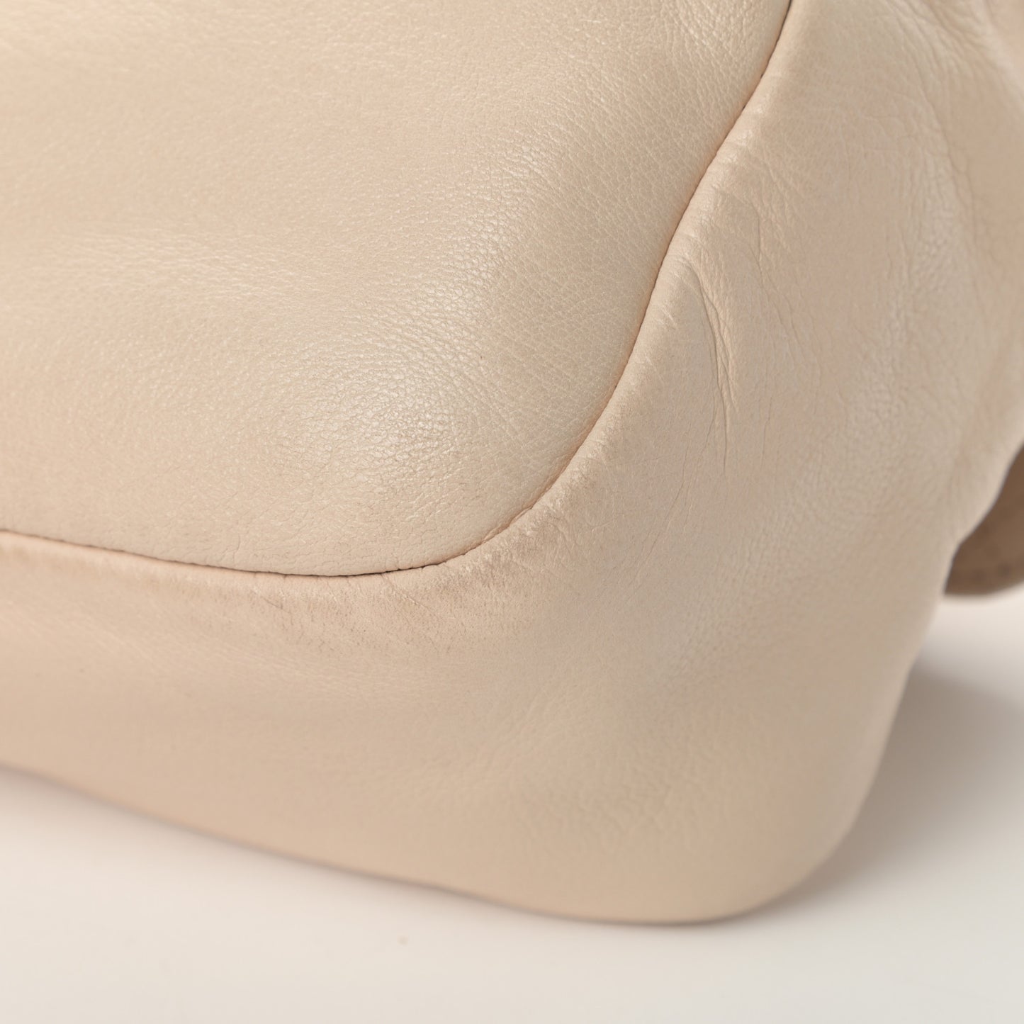 Lambskin Medium Soft and Chain Flap Beige