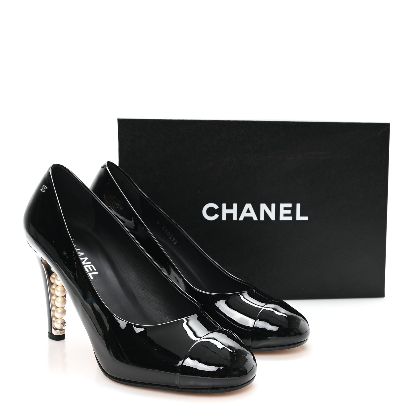 Patent Calfskin Cap Toe CC Pearl Pumps 41 Black