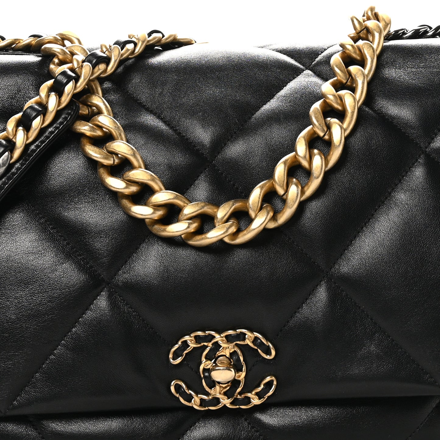Lambskin Quilted Maxi Chanel 19 Flap Black