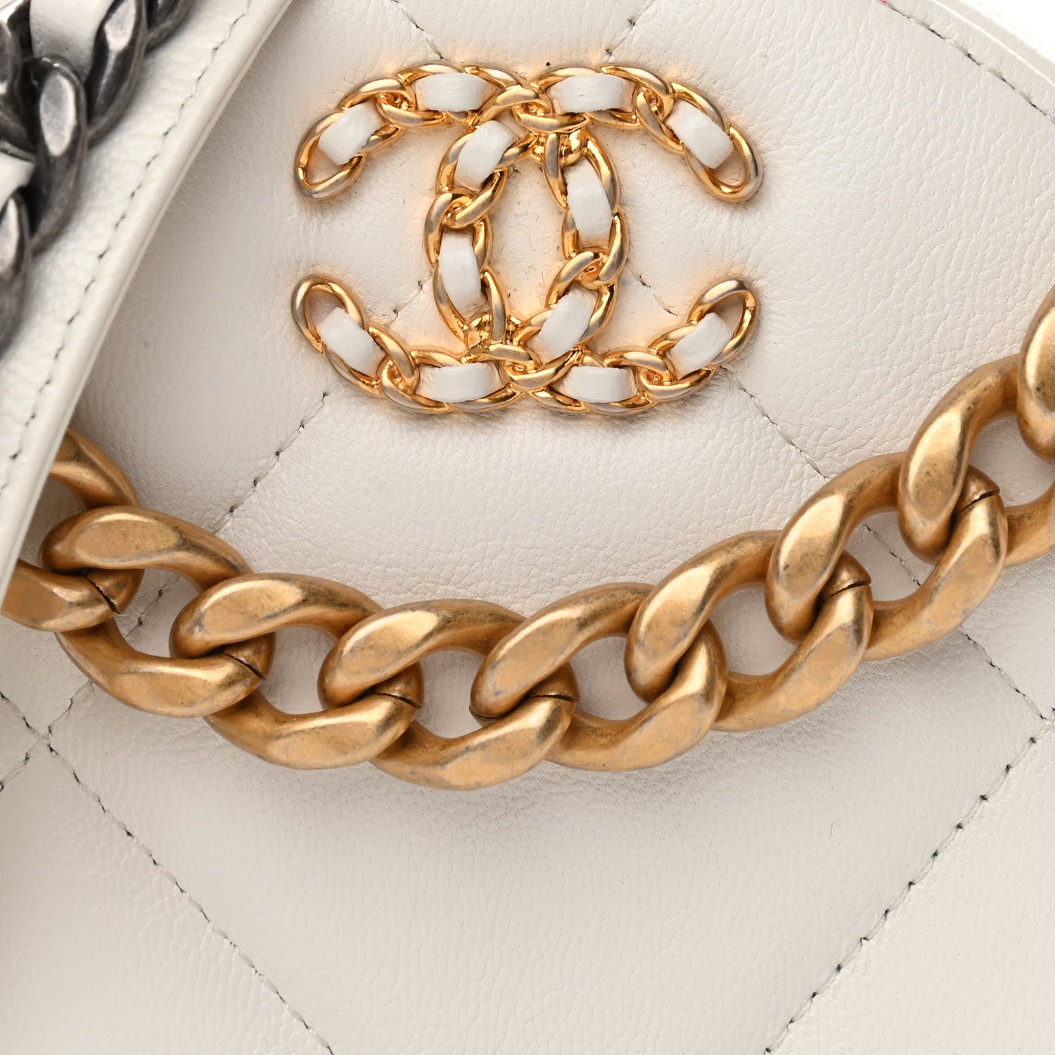 Chanel Shiny Goatskin Quilted Chanel 19 Round Clutch With Chain White 8 of 11