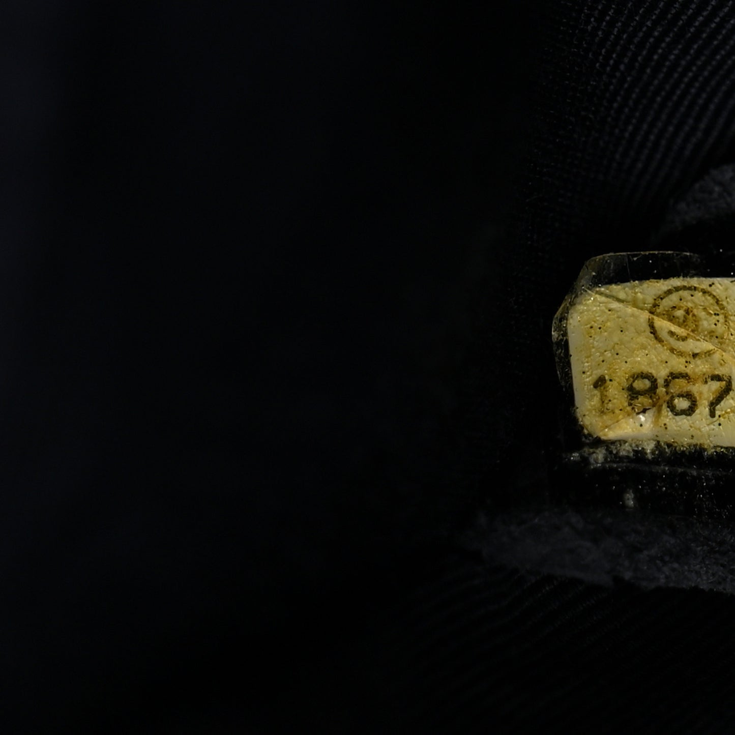 Iridescent Caviar Quilted Medium Boy Flap Dark Blue