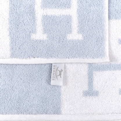 Hermes Cotton Avalon Bath Towel Bleu Glacier 4 of 4