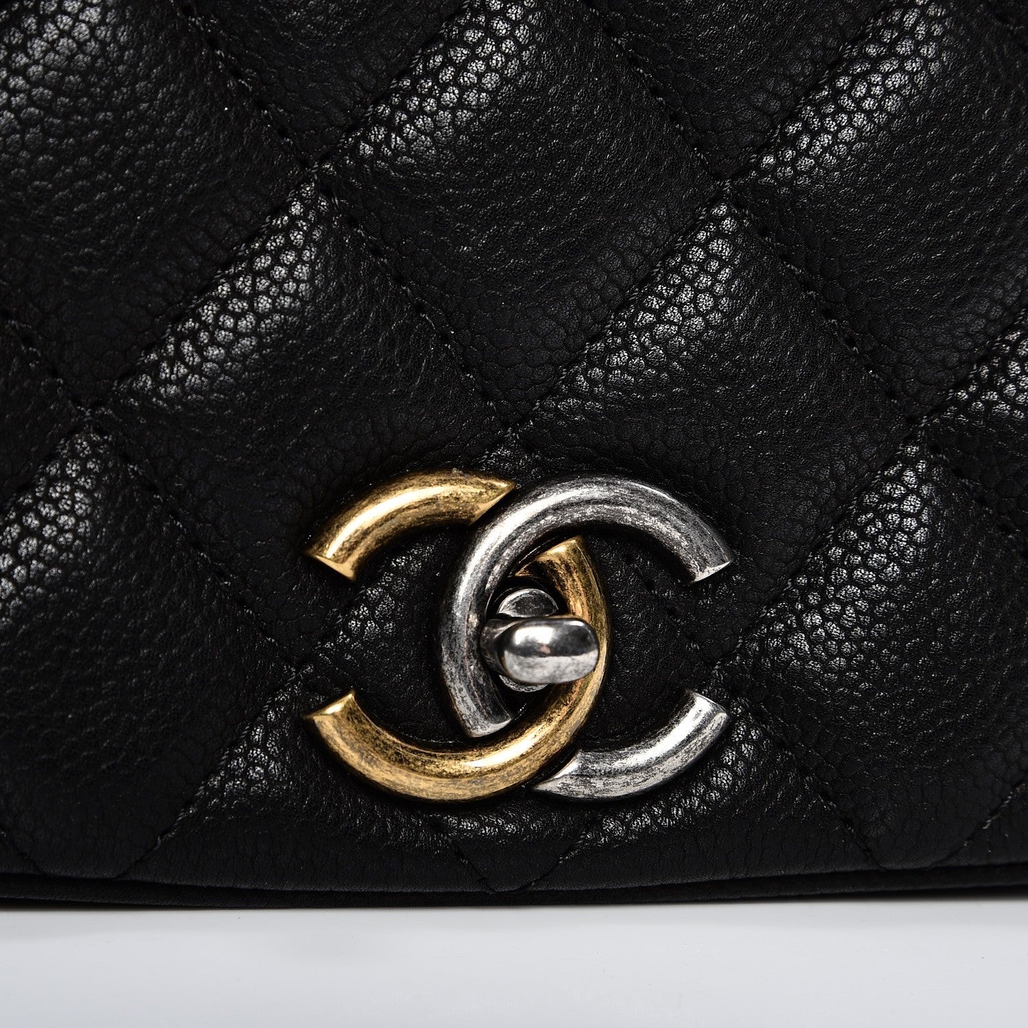 Chanel Caviar Quilted Casual Pocket Messenger Flap Black 9 of 11