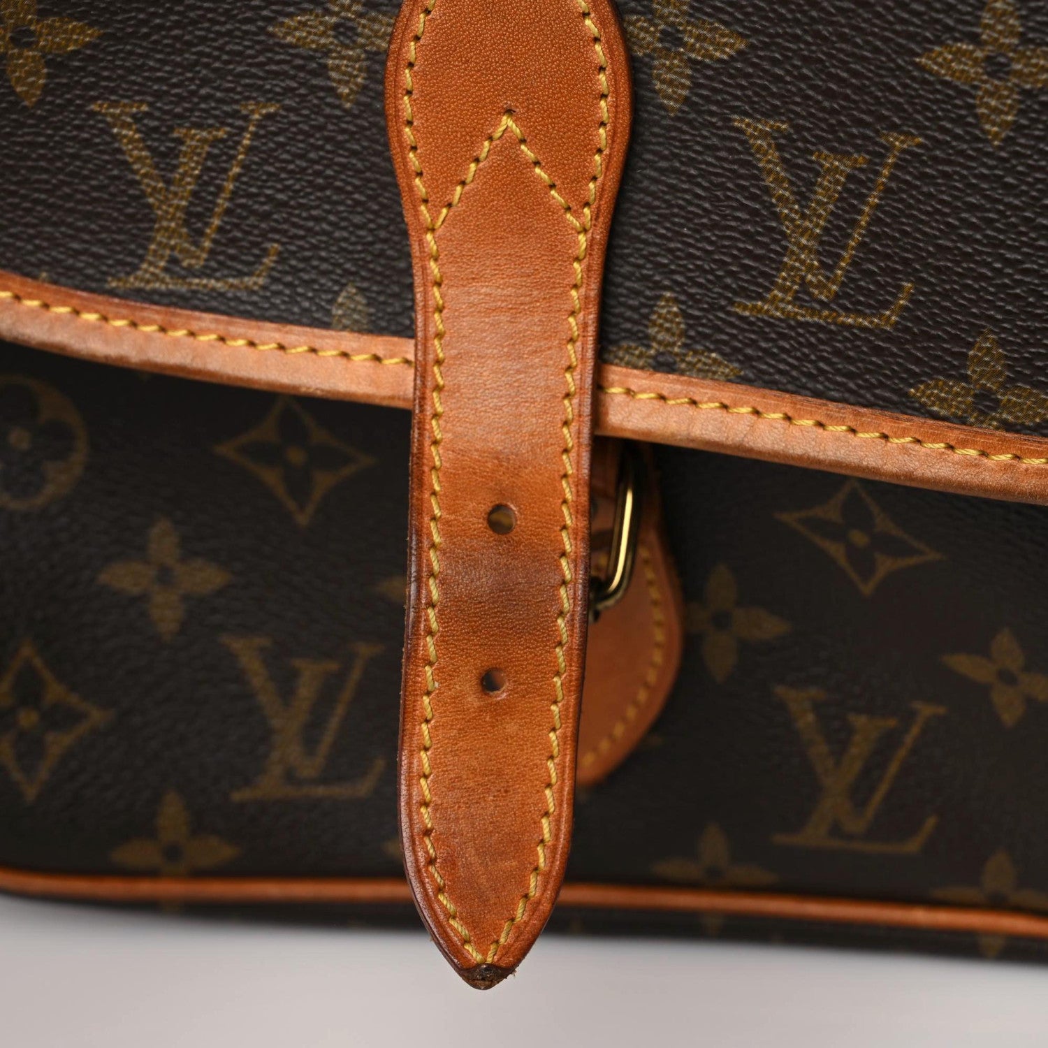 Louis Vuitton Monogram Sac Gibeciere GM 30 of 30