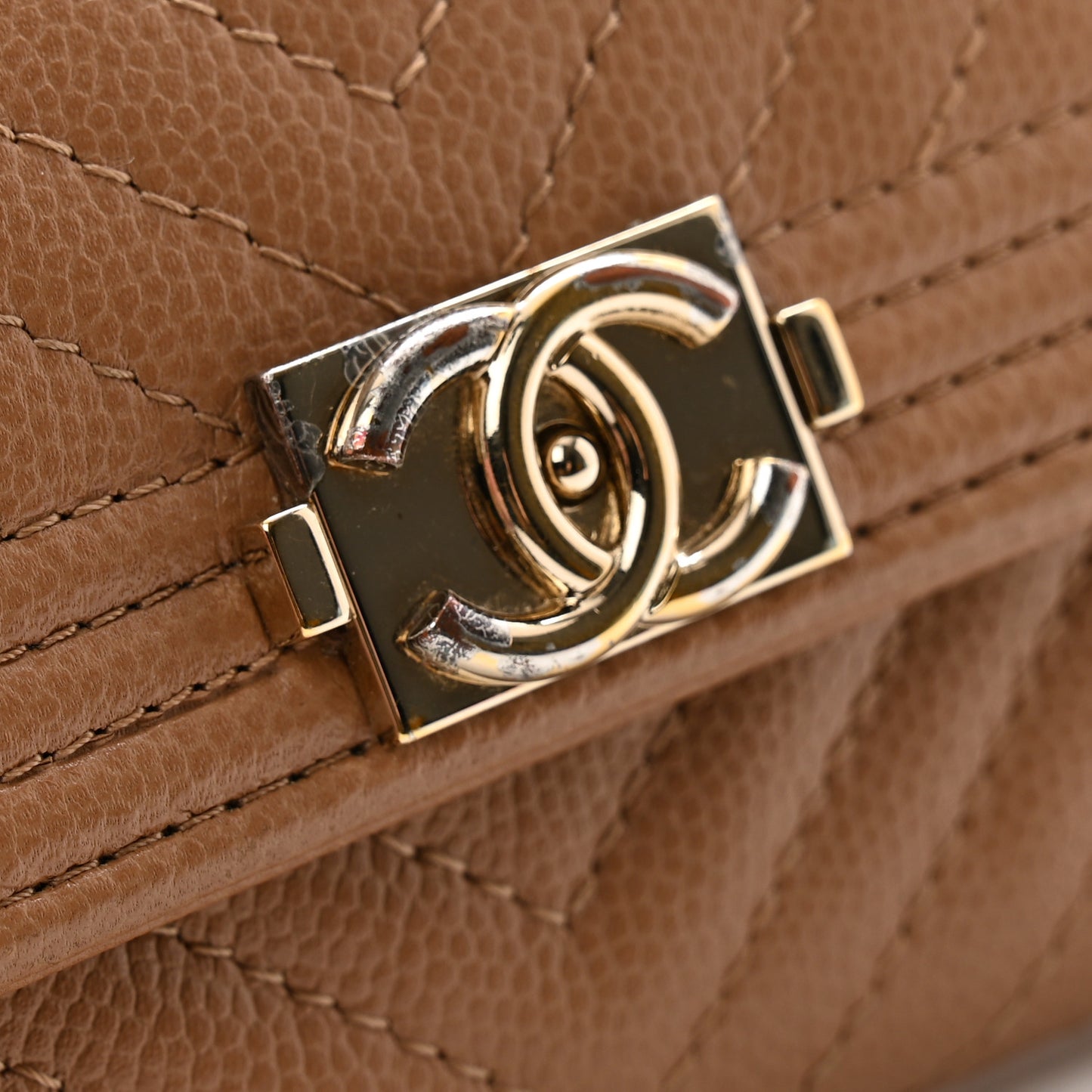 Caviar Chevron Quilted Boy Flap Card Holder Dark Beige