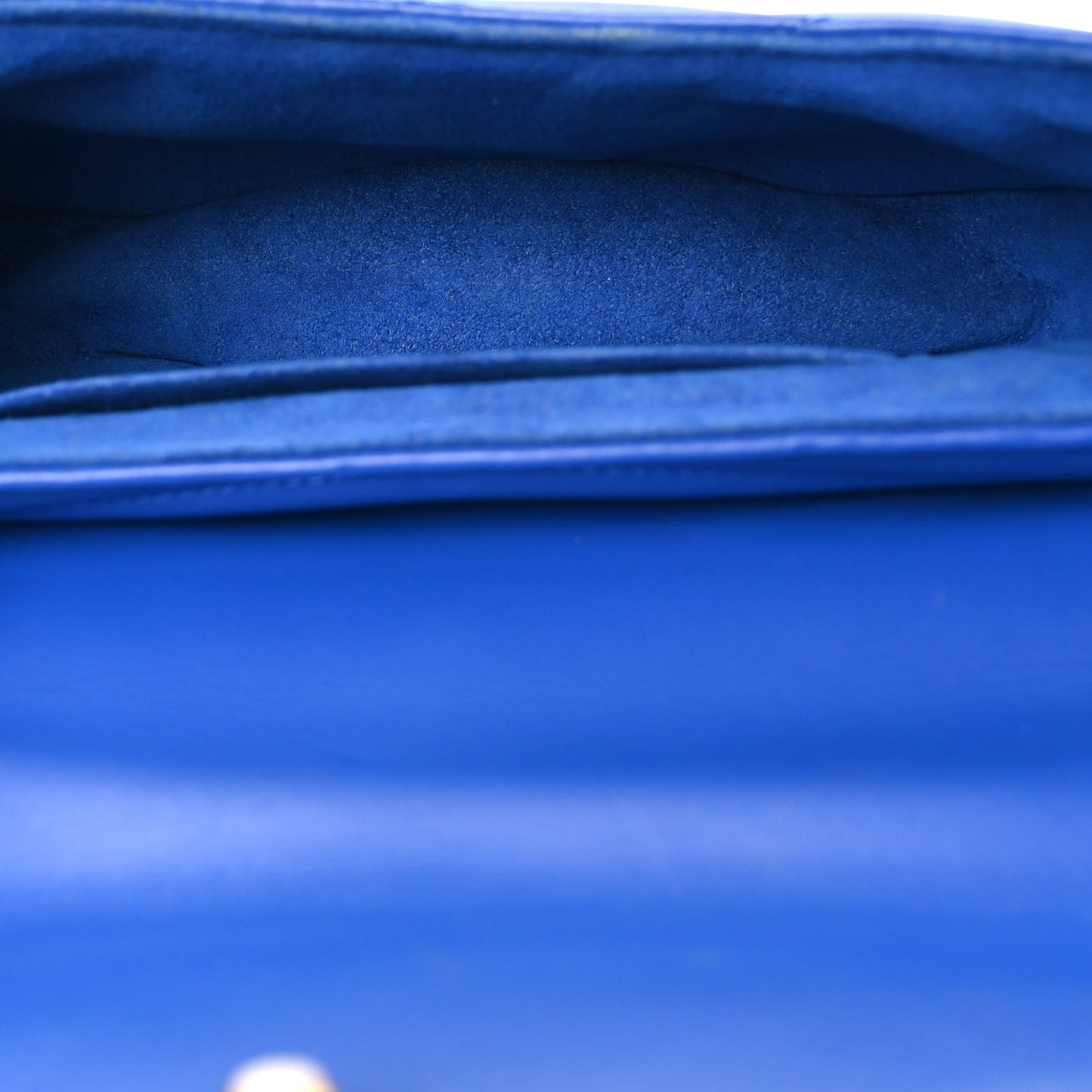 Calfskin New Wave Chain PM Blue Neon
