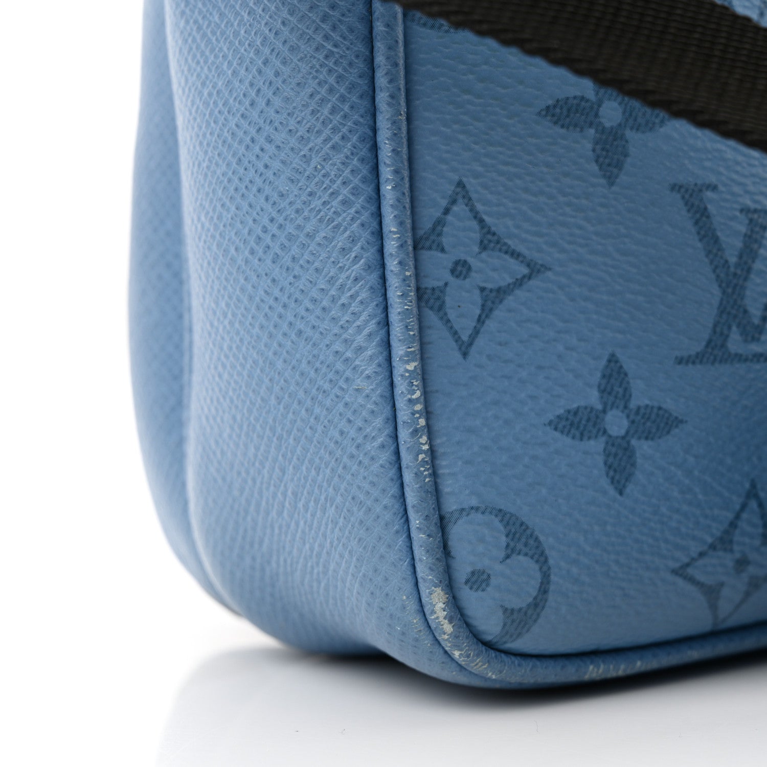 Louis Vuitton Taigarama Outdoor Messenger Denim 1617018 – FASHIONPHILE