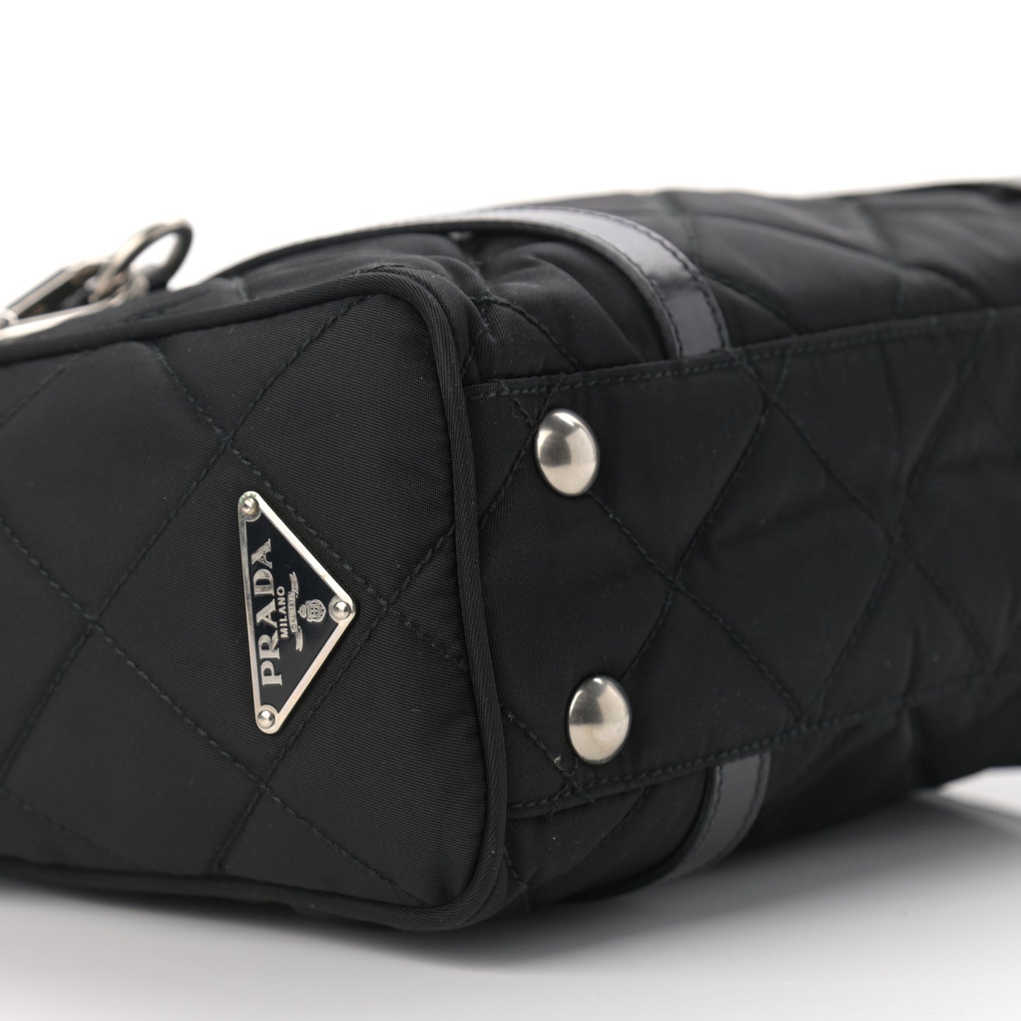 Nylon Tessuto Quilted Chain Shoulder Bag Black