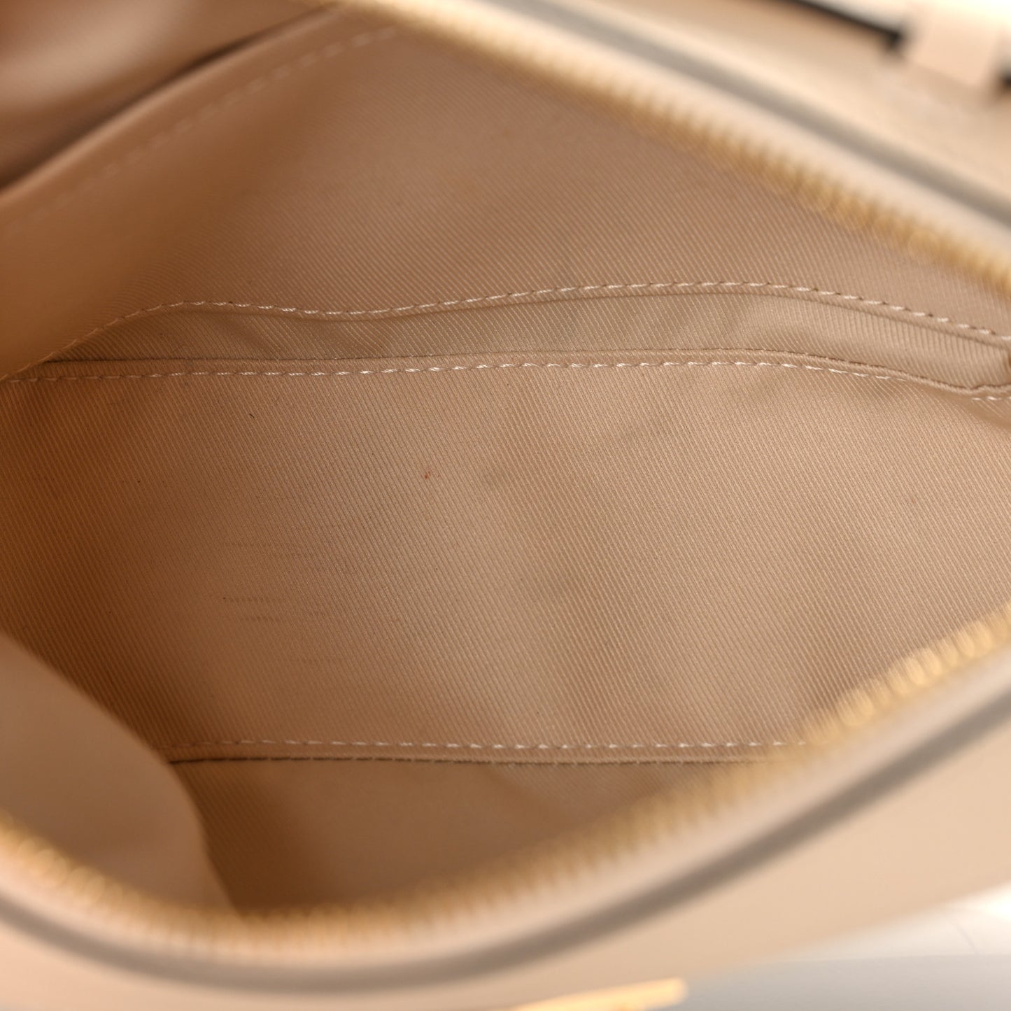 Monogram Saintonge Creme
