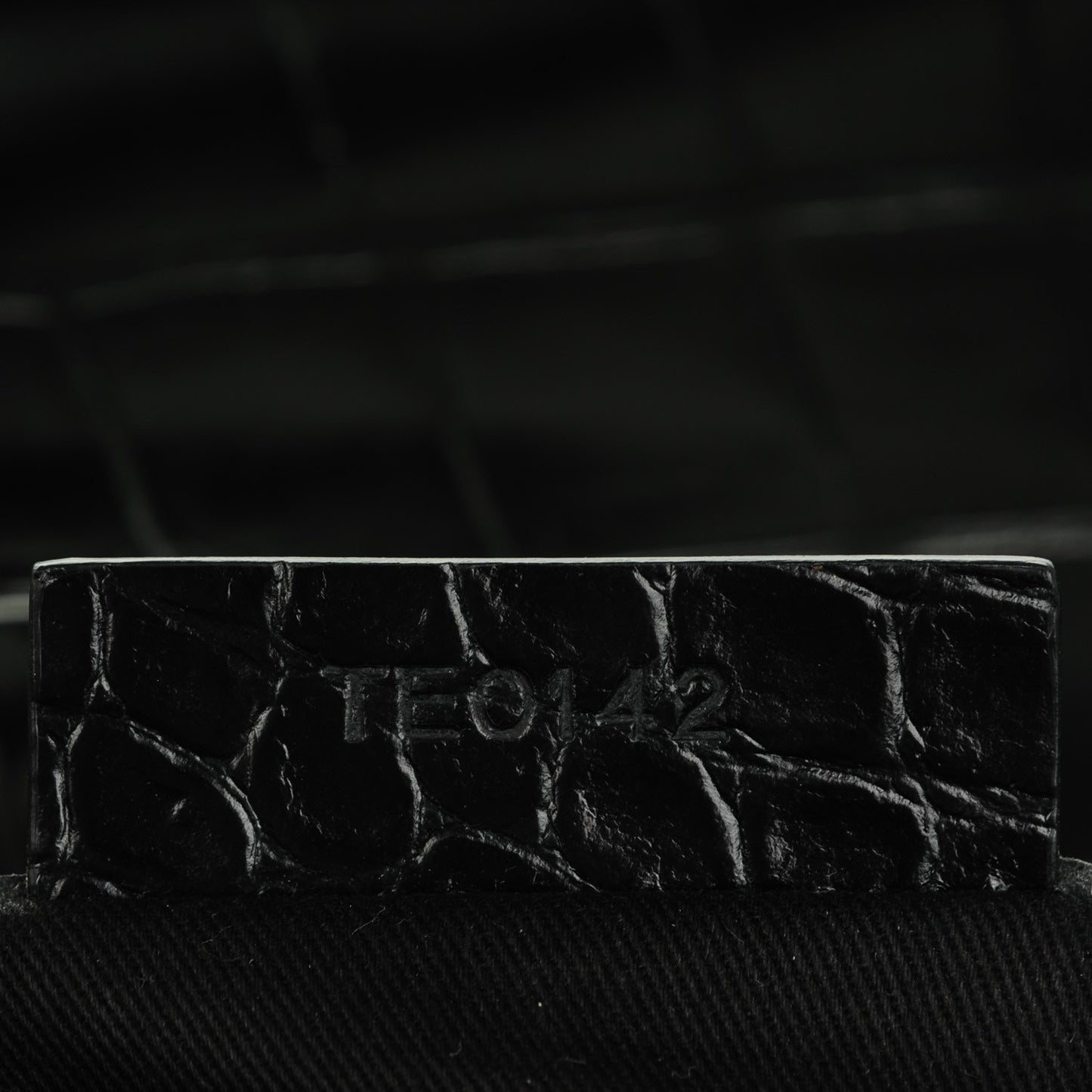 Calfskin Crocodile Embossed Medium Antigona Envelope Clutch Black