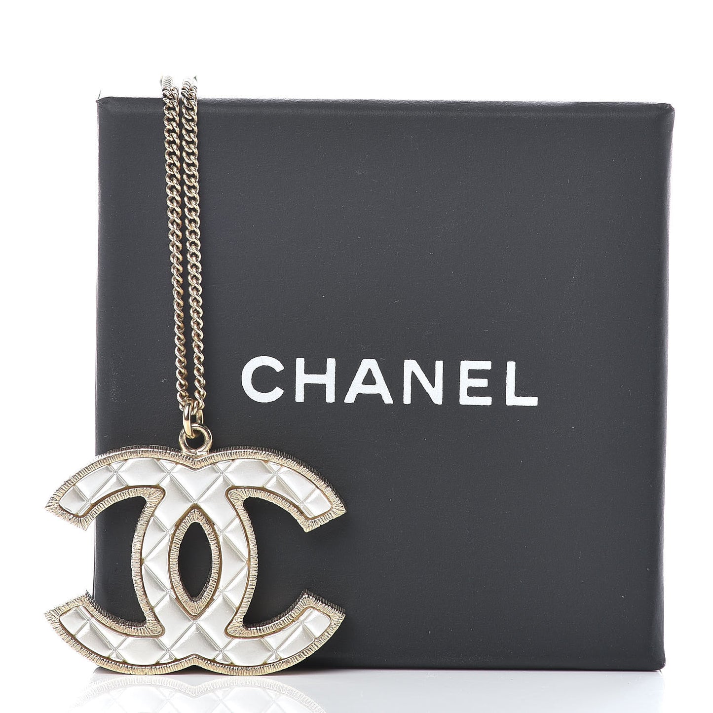 Metal Quilted CC Pendant Necklace Gold White