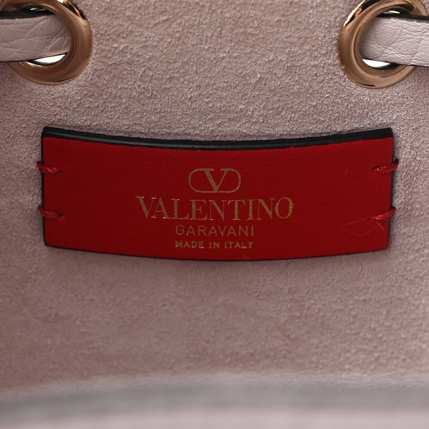 Valentino Garavani Grainy Calfskin Calfskin Rockstud Bucket Bag Light Grey 6 of 12