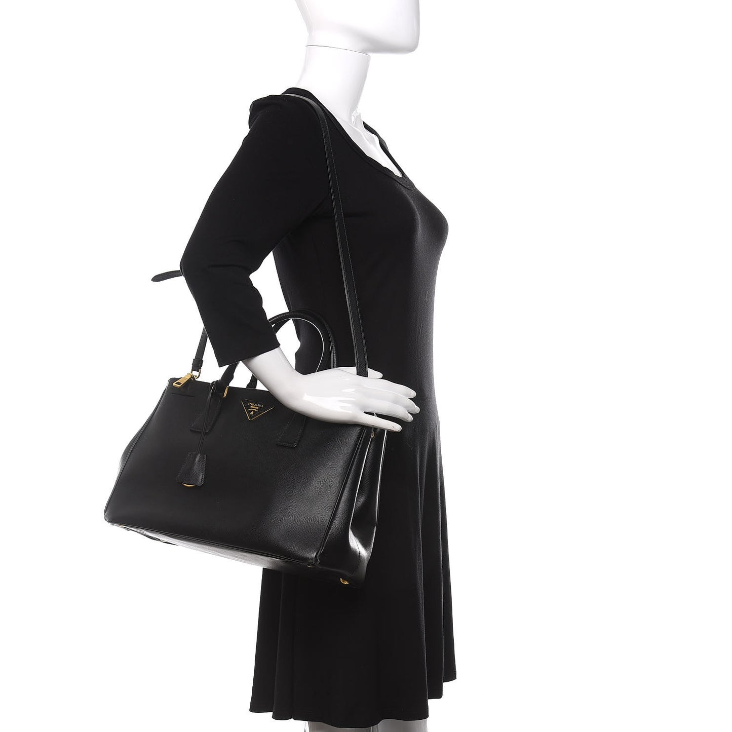 Saffiano Medium Galleria Double Zip Tote Black