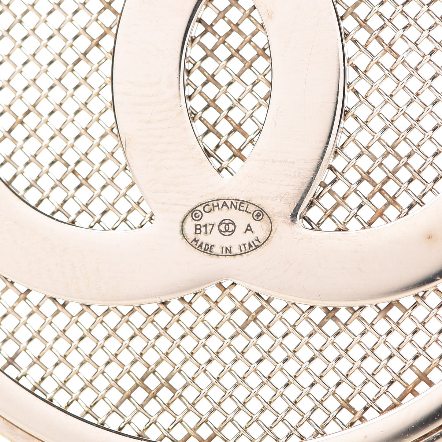 Mesh Circle CC Brooch Gold