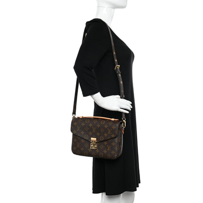Louis Vuitton Monogram Pochette Metis 2 of 12