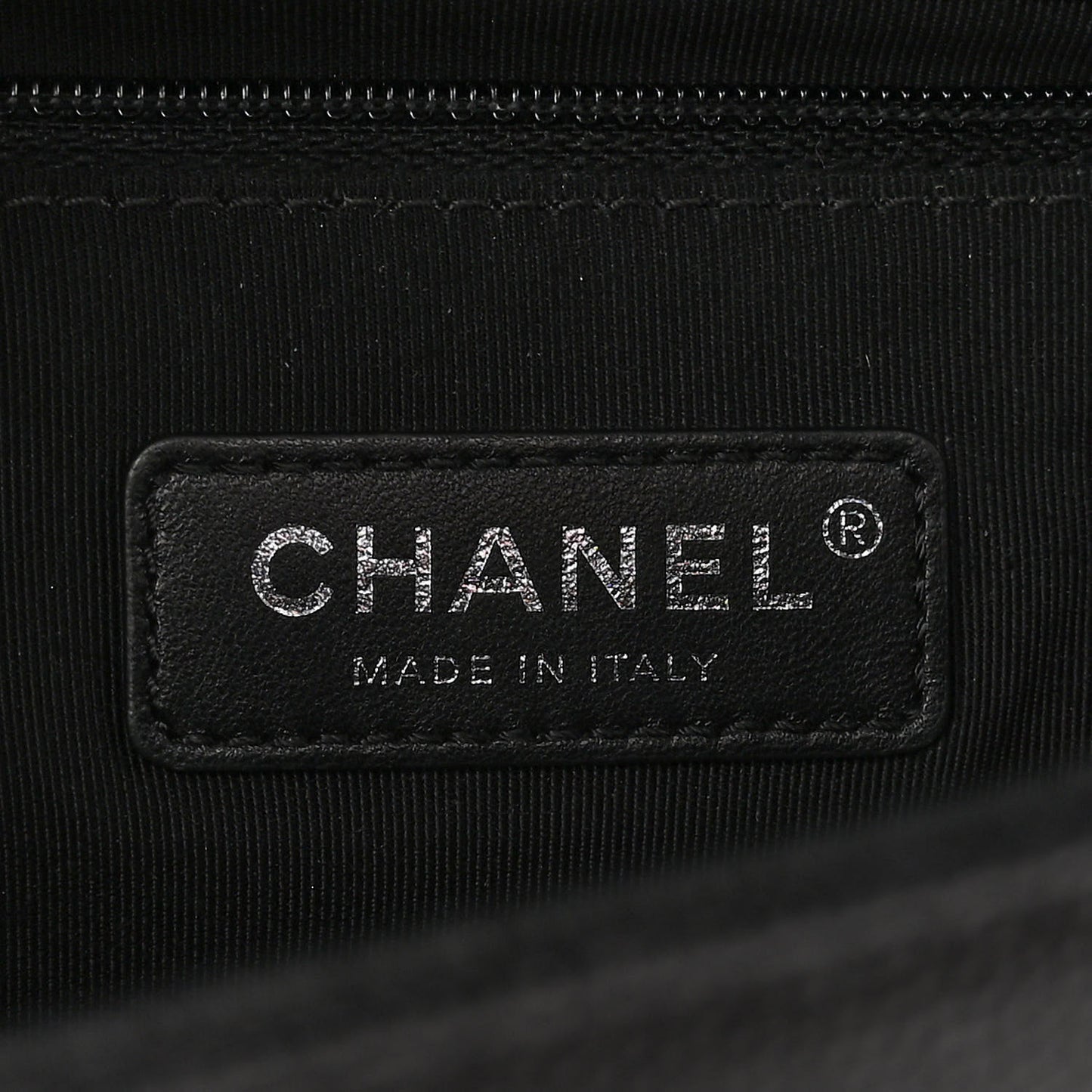 Caviar Chevron Quilted New Medium Boy Flap Black