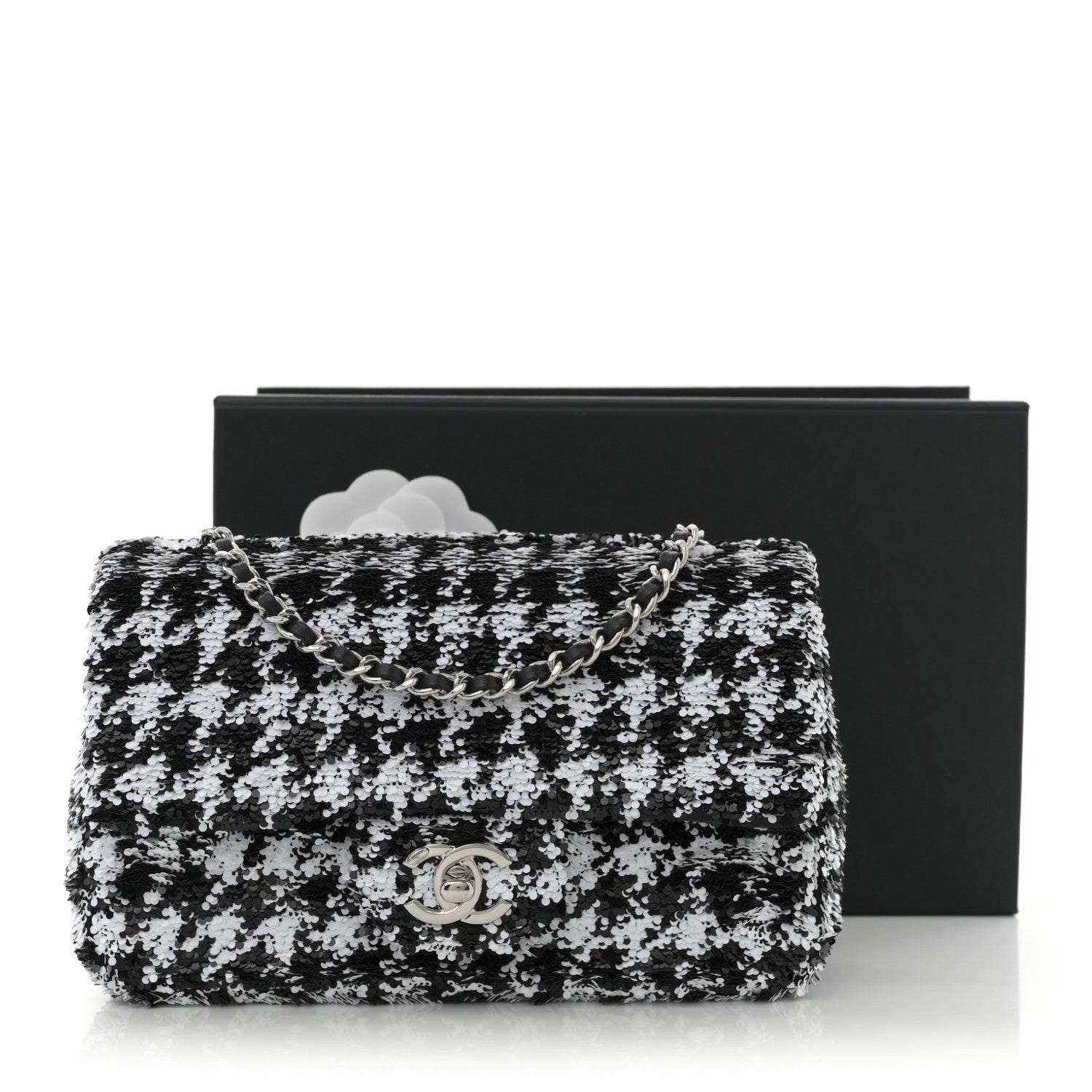 CHANEL ショッピングトート 美品 チェック柄 黒白 非売品 ハンド Chanel Sequin Houndstooth Small Flap Black White 1767824