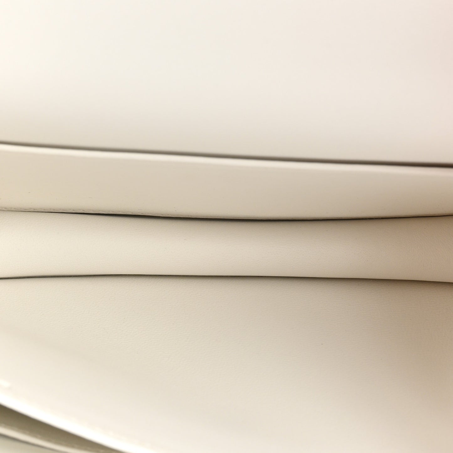 Evercolor Constance 18 White