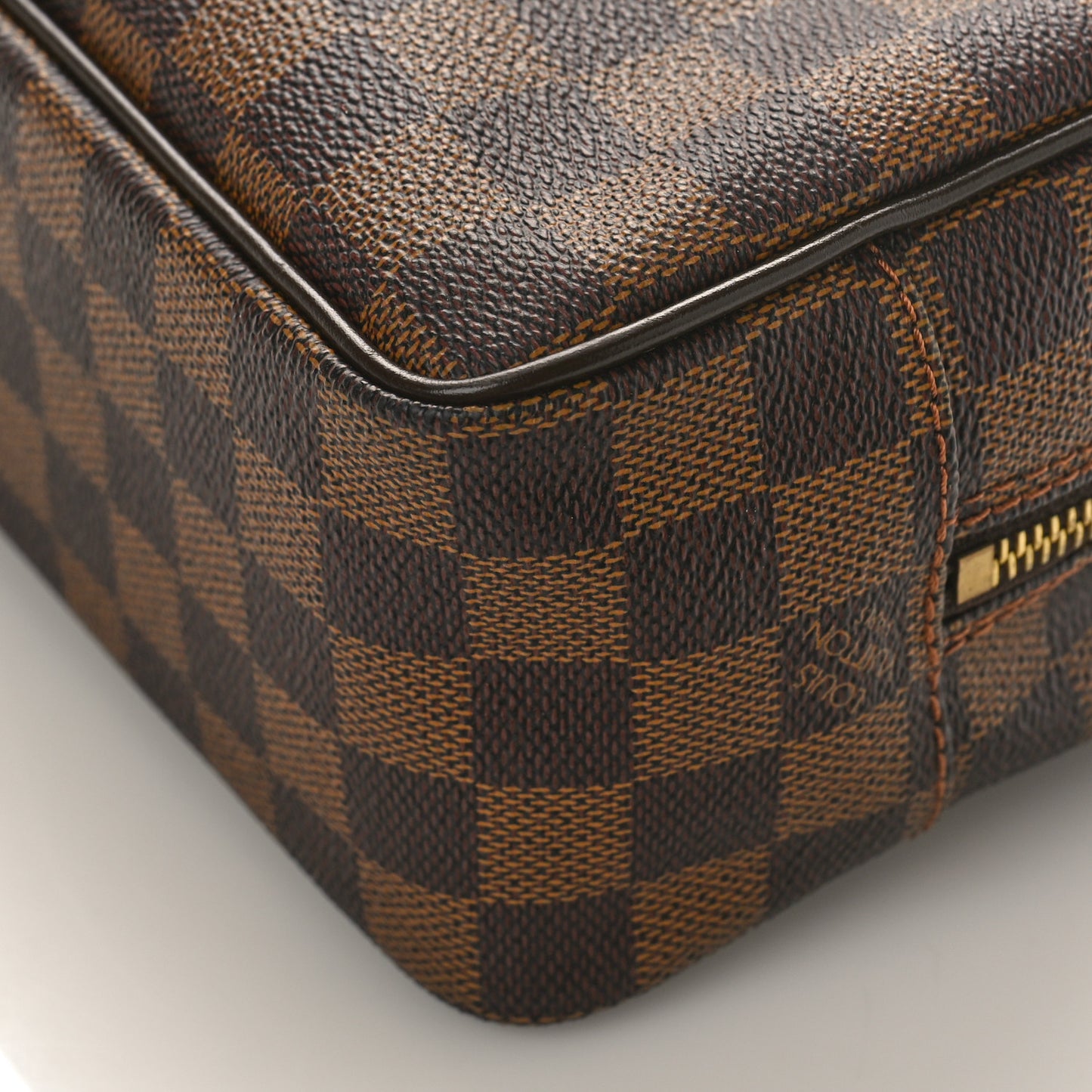 Damier Ebene Toiletry Bag 25
