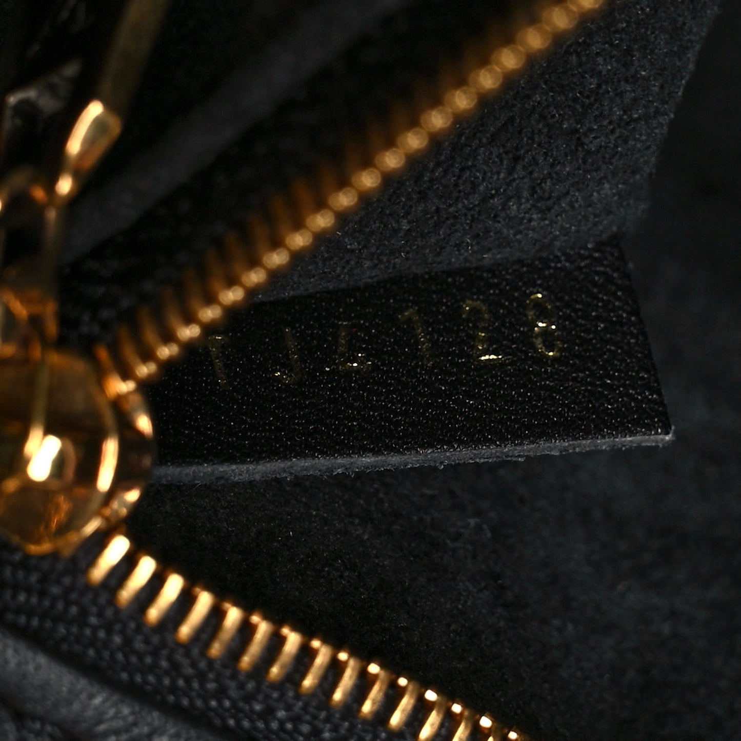 Calfskin New Wave Chain Tote Black