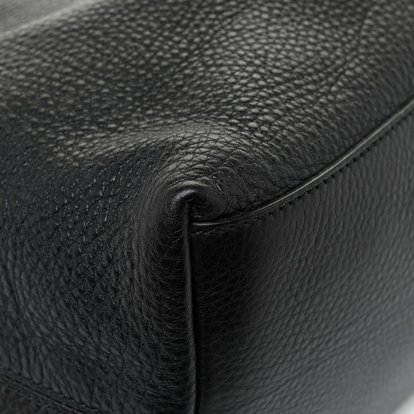Pebbled Calfskin Medium Soho Chain Shoulder Bag Black