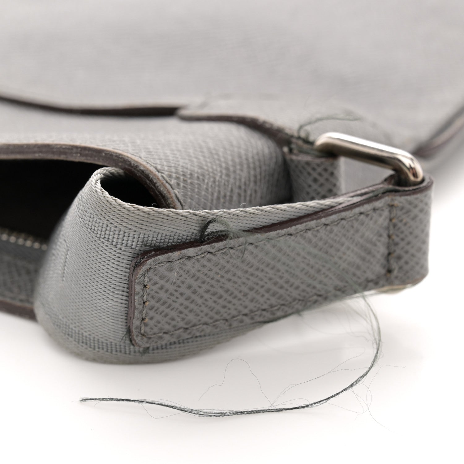 Louis Vuitton Taiga Sasha Messenger Glacier 13 of 17