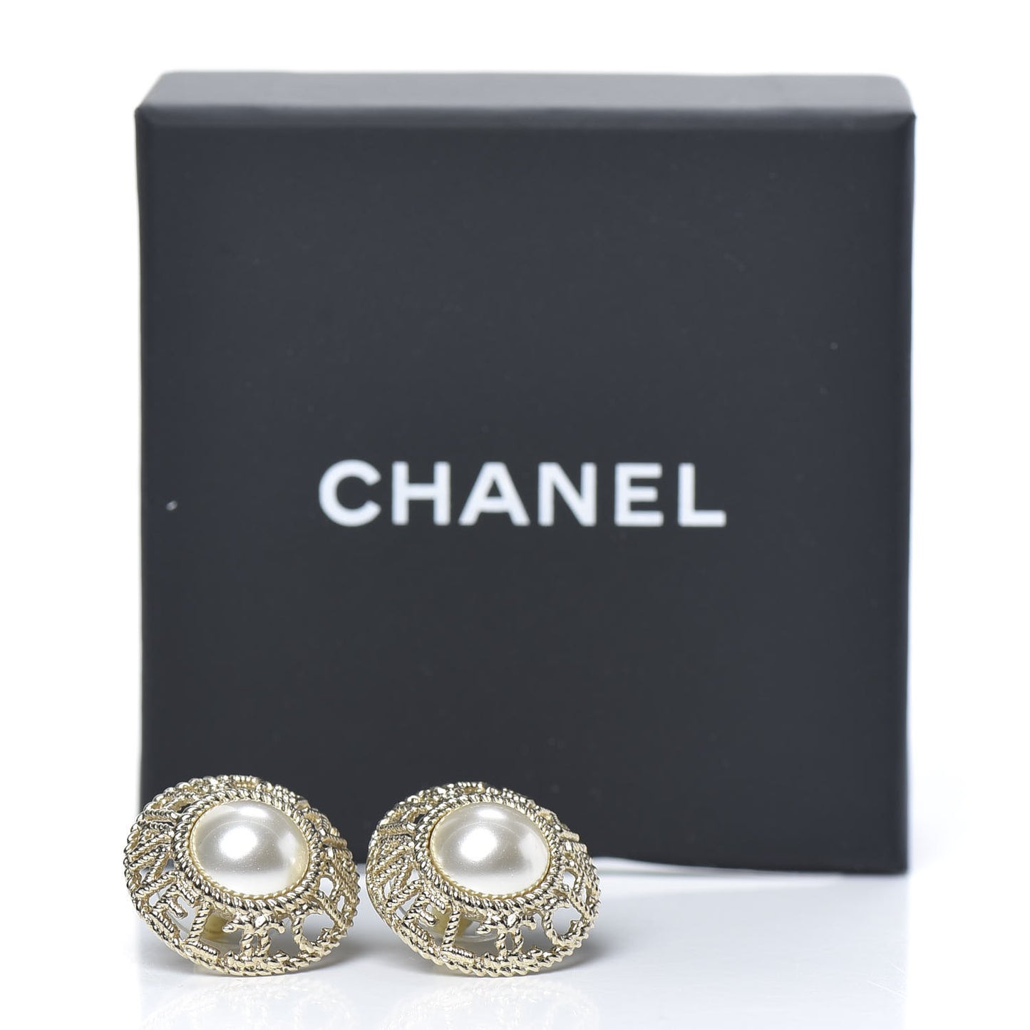 Pearl CC Round Rope Logo Earrings Gold