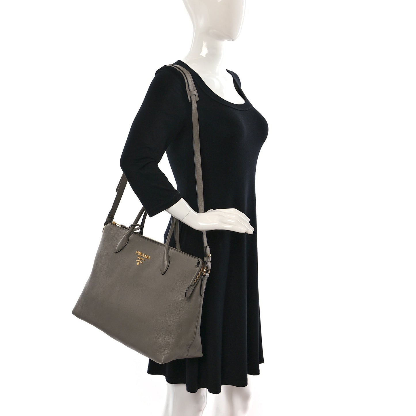 Vitello Phenix Shoulder Bag Argilla