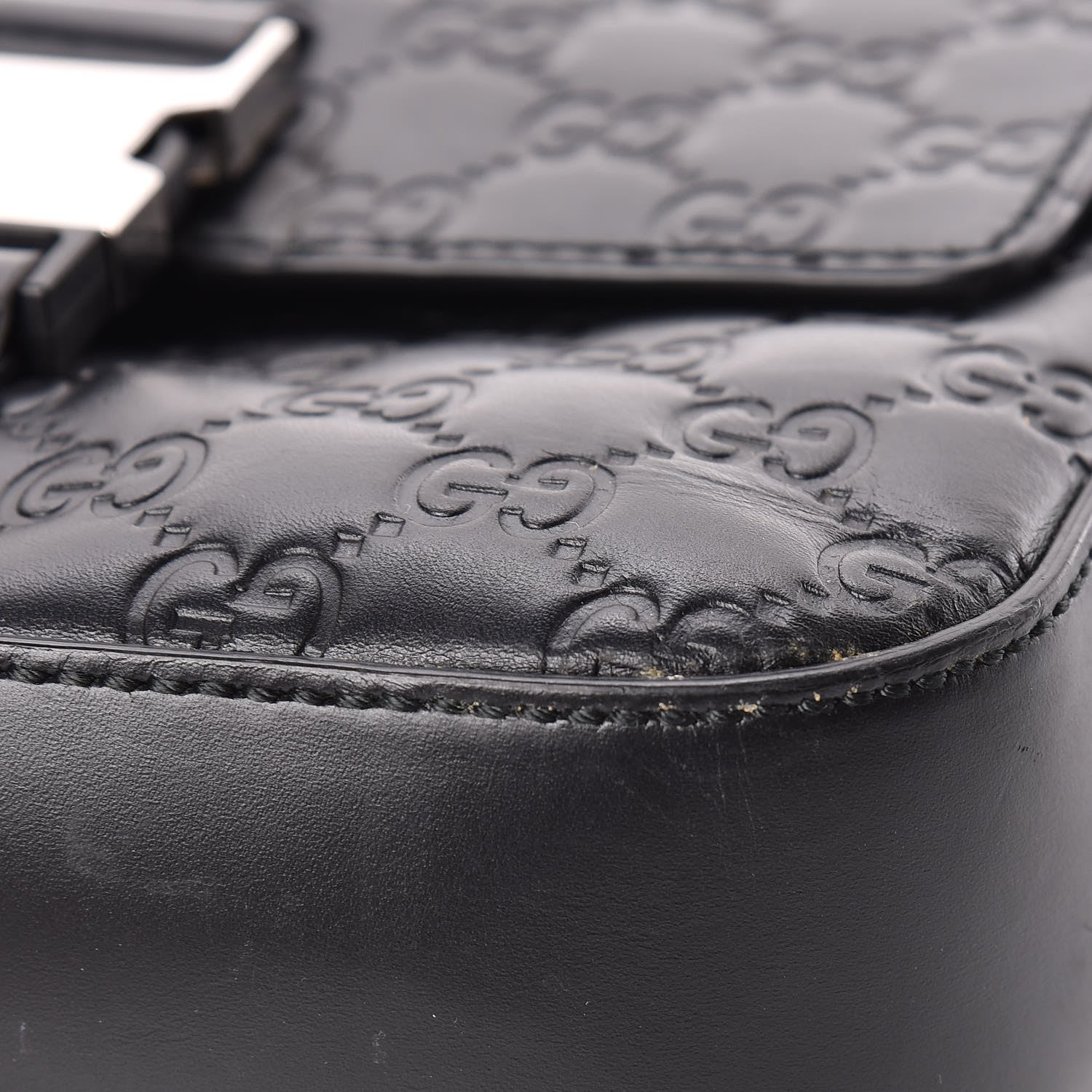 Gucci Guccissima Signature Single Buckle Flap Messenger Bag Black 11 of 14