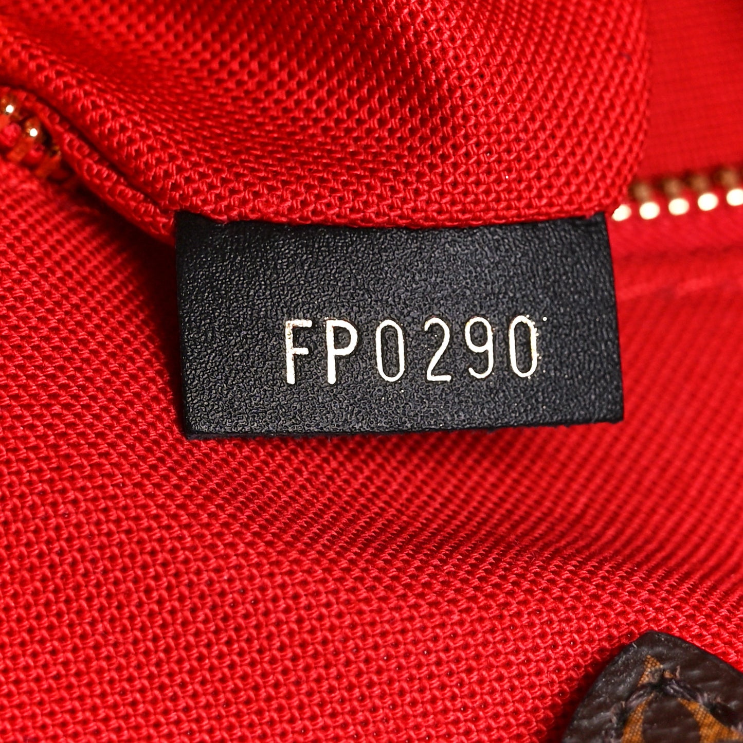 Reverse Monogram Giant Onthego MM